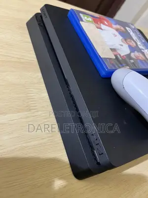 Playstation 4 Slim