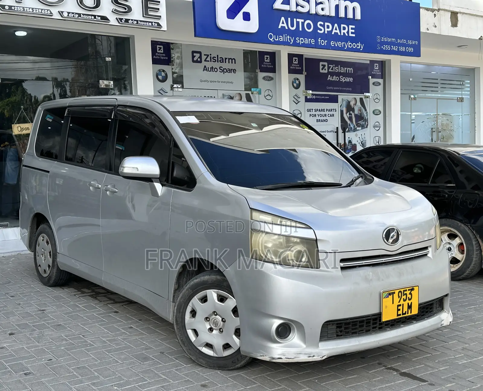 Toyota Noah 2009 Silver