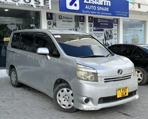 Toyota Noah 2009 Silver