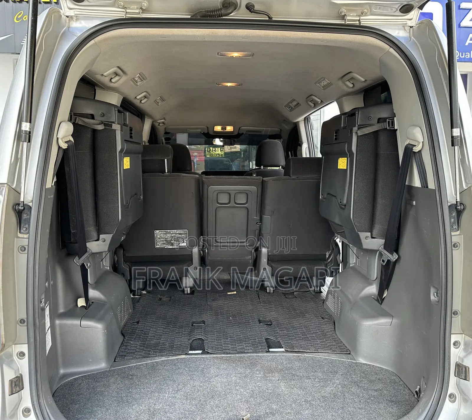 Toyota Noah 2009 Silver