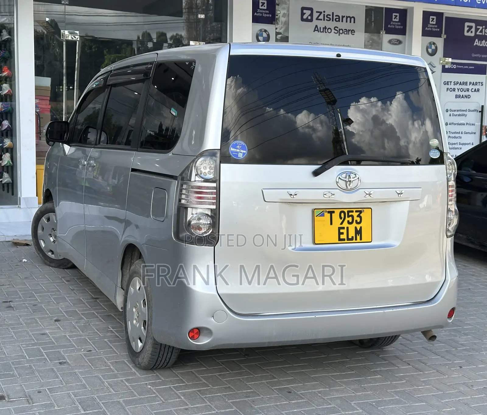 Toyota Noah 2009 Silver