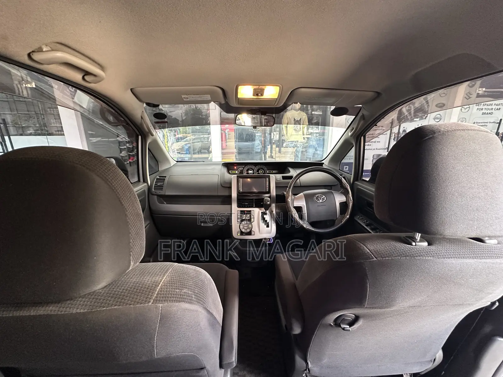 Toyota Noah 2009 Silver