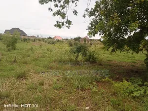 Kiwanja Kinauzwa Mabwepande
