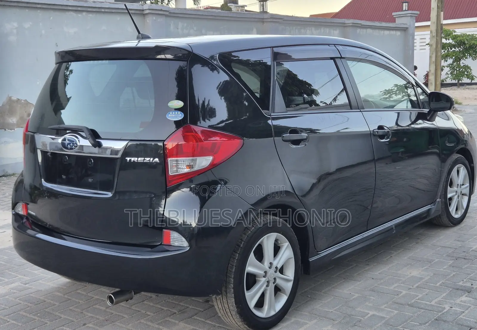 Subaru Trezia 2014 Black