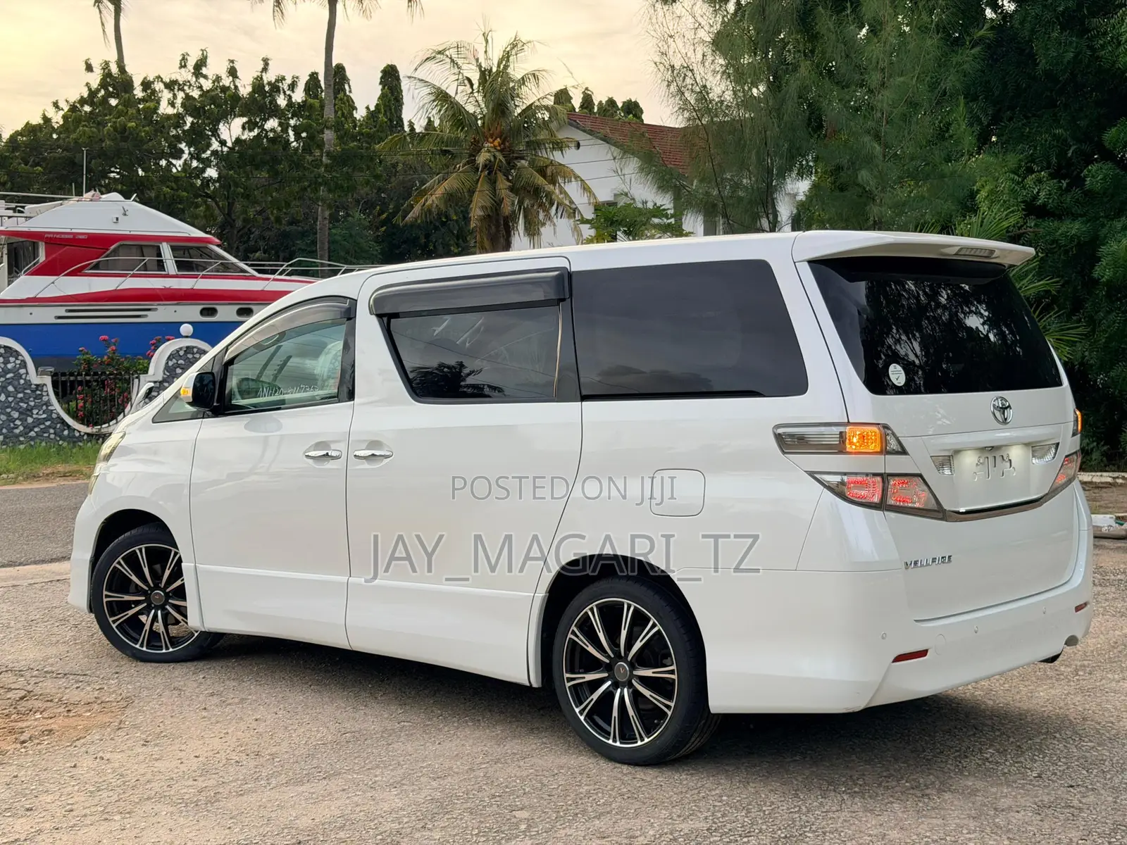 Toyota Vellfire 2010 White