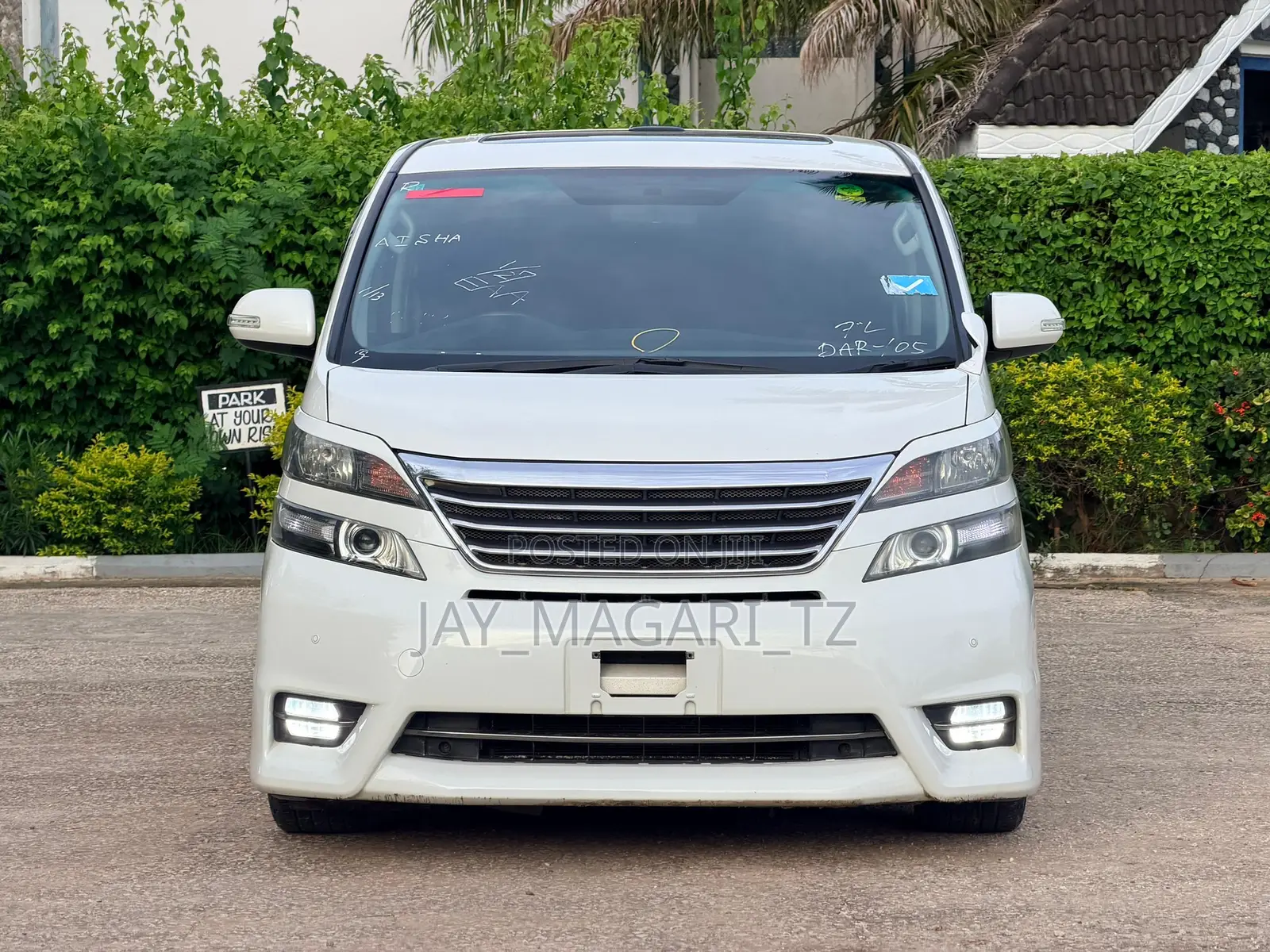 Toyota Vellfire 2010 White