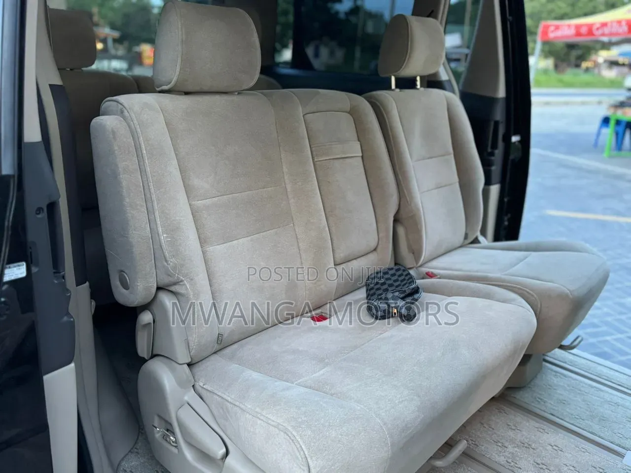 Toyota Alphard 2.4 Petrol FWD 2004 Black