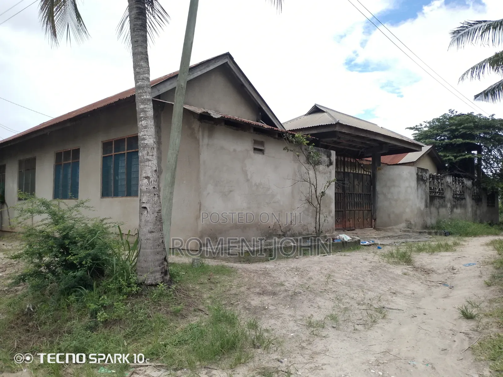 15bdrm Apartment in Tanzania Daresalaam, Ukonga for sale