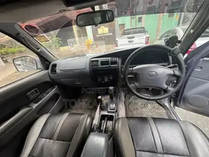 Toyota Hilux Surf 1998 Blue