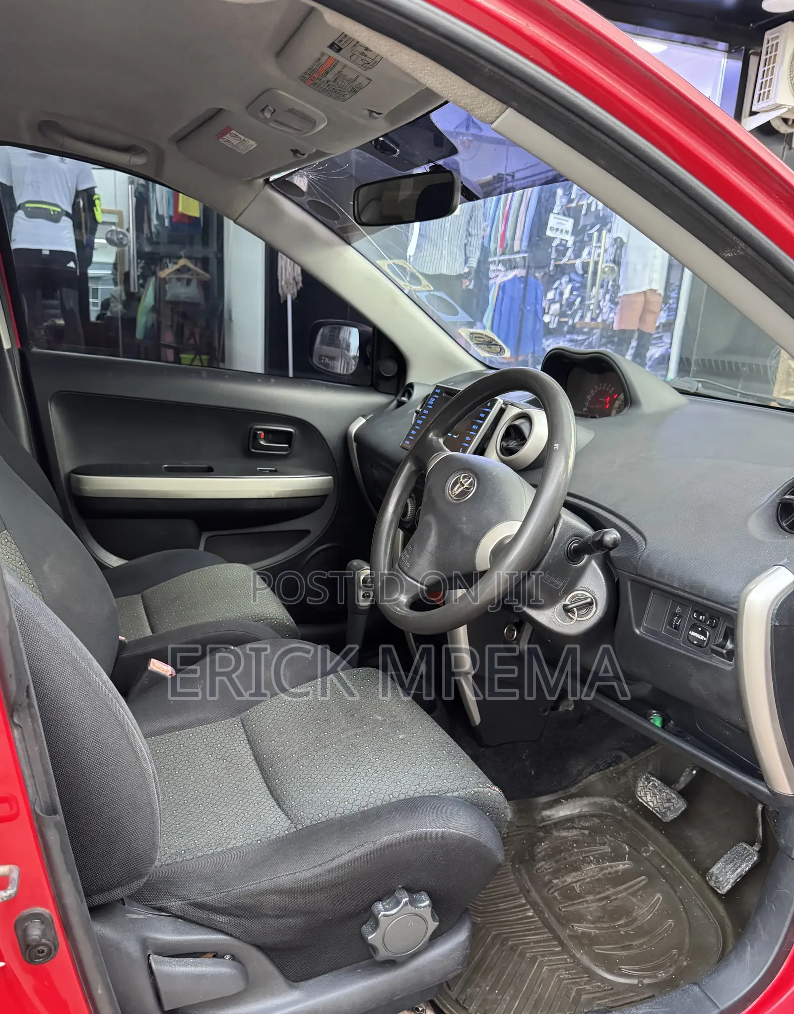 Toyota IST 2006 Red