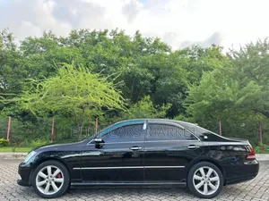 Toyota Crown Royale 2005 Black