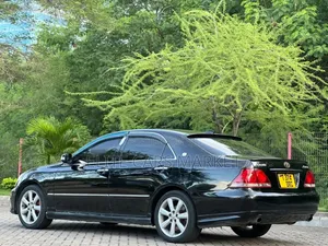 Toyota Crown Royale 2005 Black