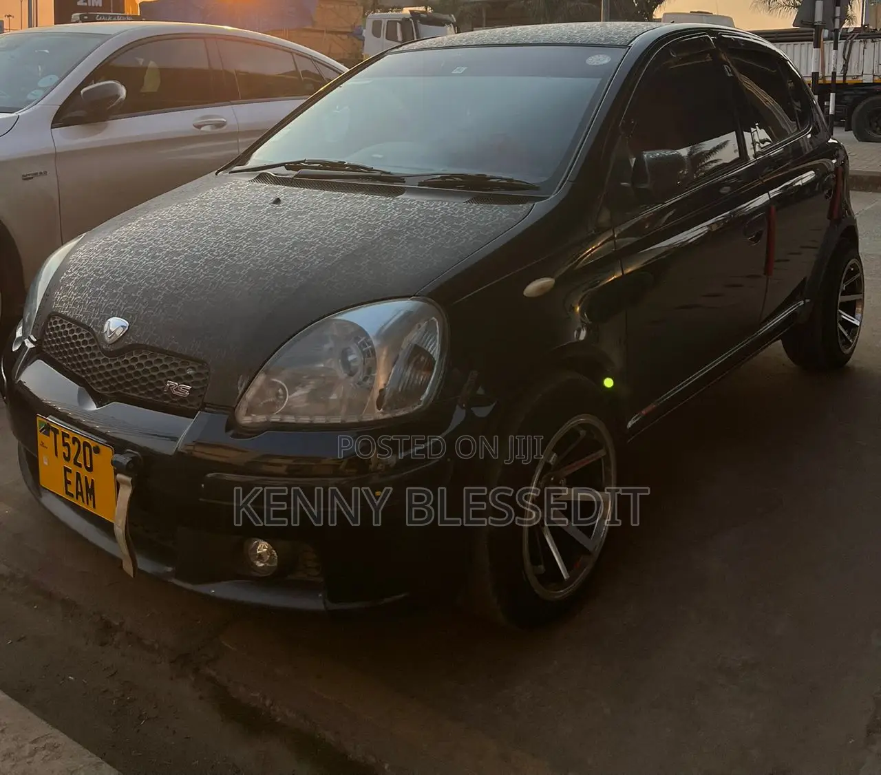 Toyota Vitz 1.5 FWD 5dr 2004 Black
