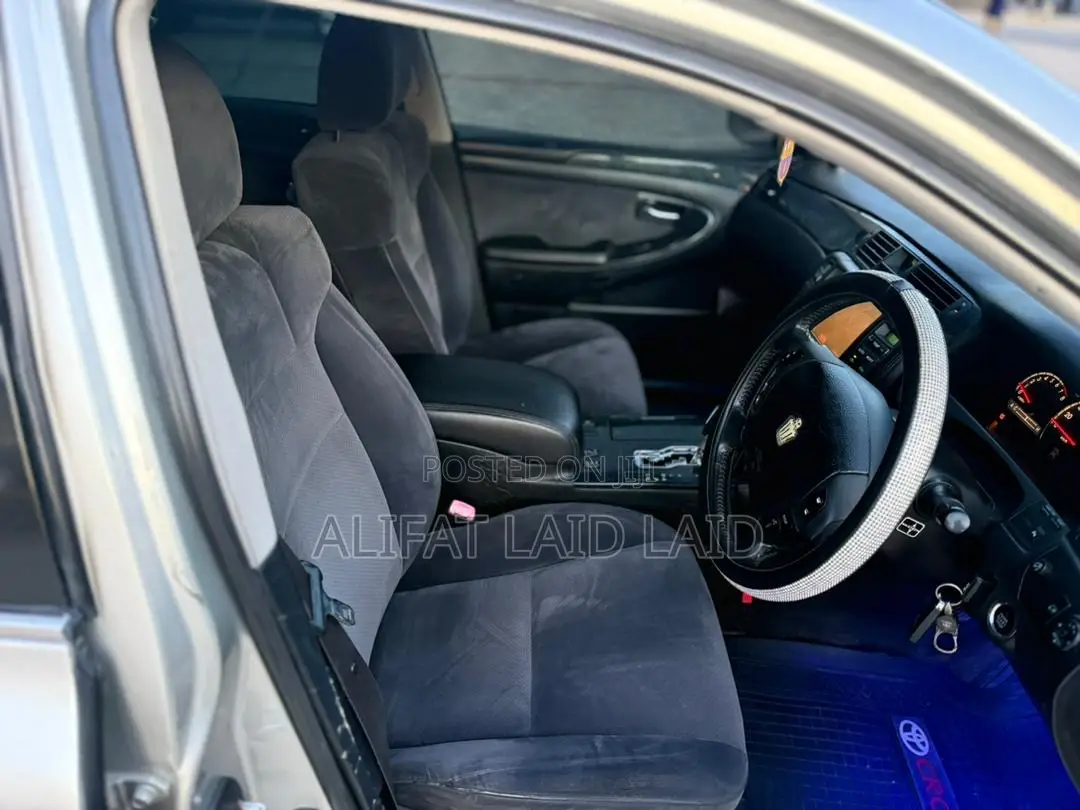 Toyota Crown 2004 Silver
