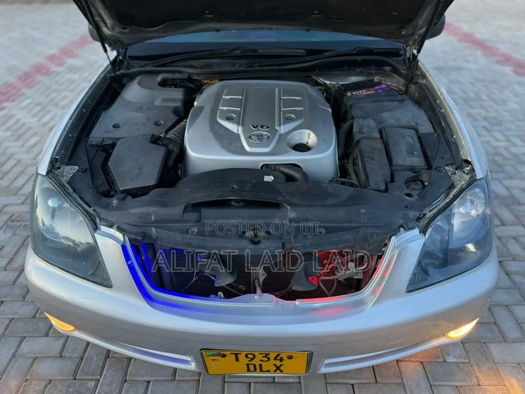 Toyota Crown 2004 Silver