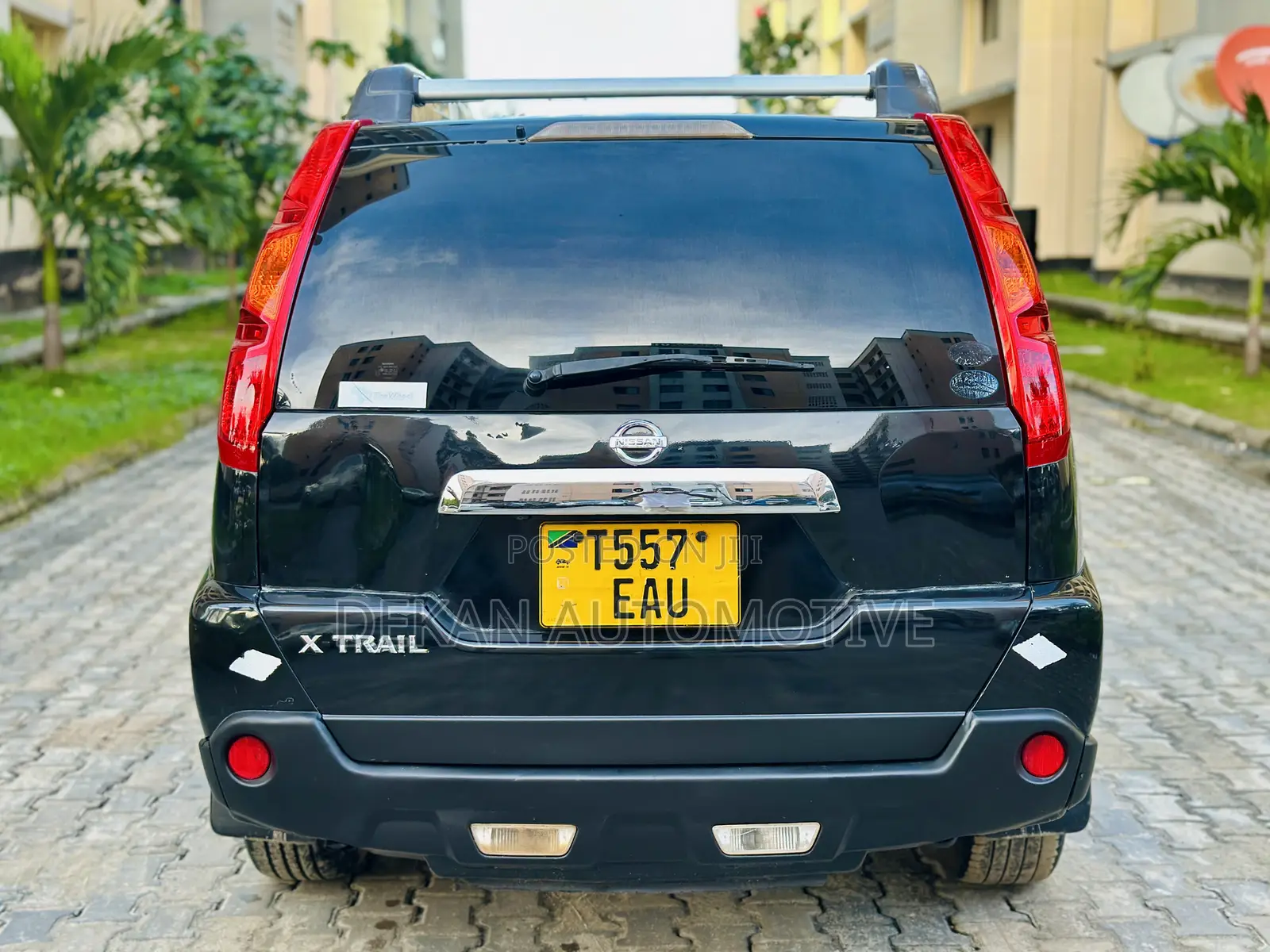 Nissan X-Trail 2.0 Petrol XE 2010 Black