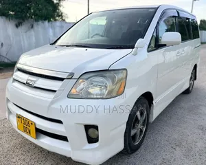 Toyota Noah 2003 White