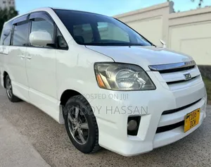 Toyota Noah 2003 White