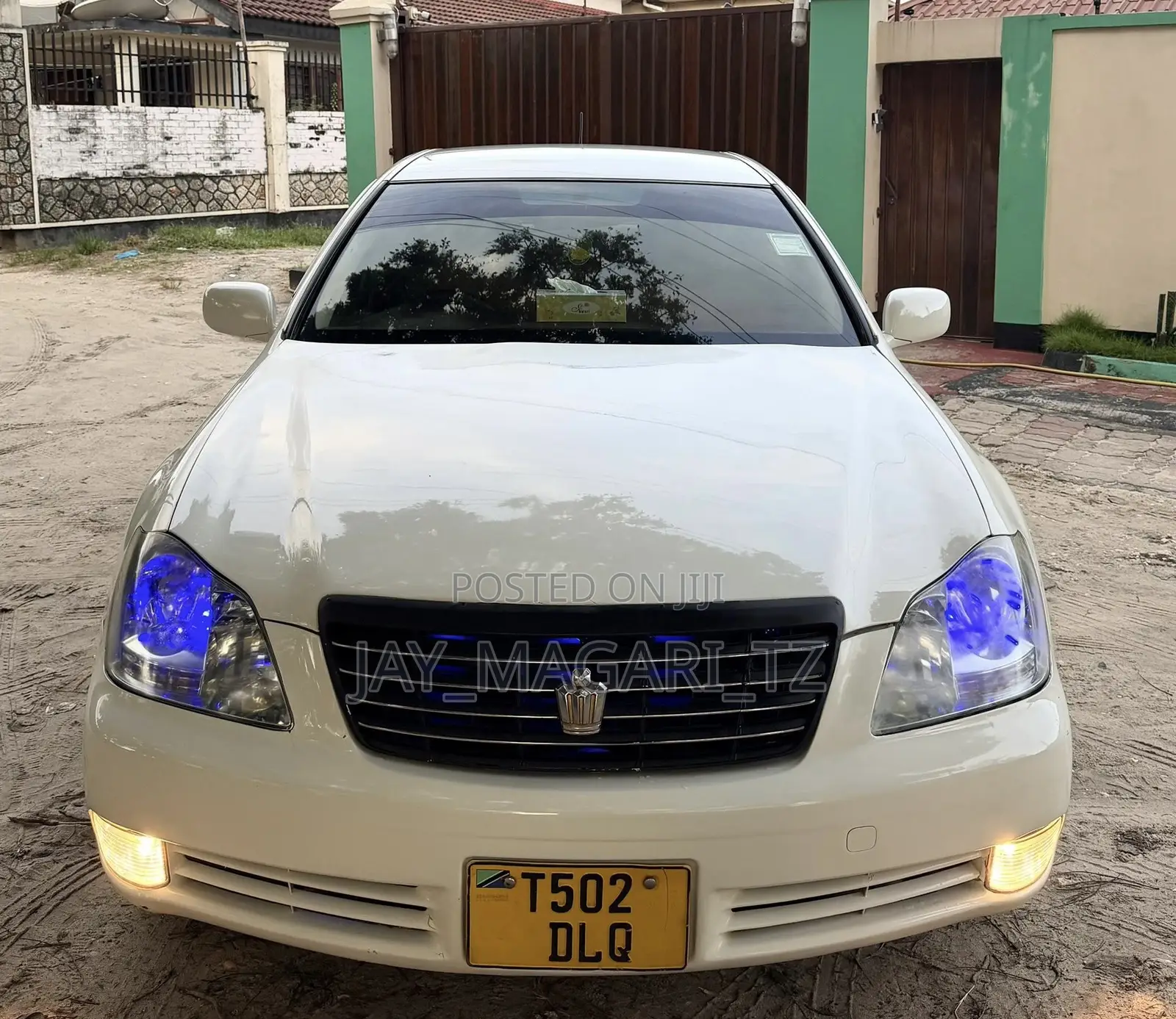 Toyota Crown 2004 White