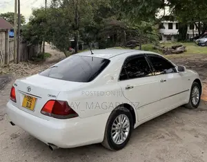 Toyota Crown 2004 White