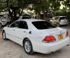 Toyota Crown 2004 White