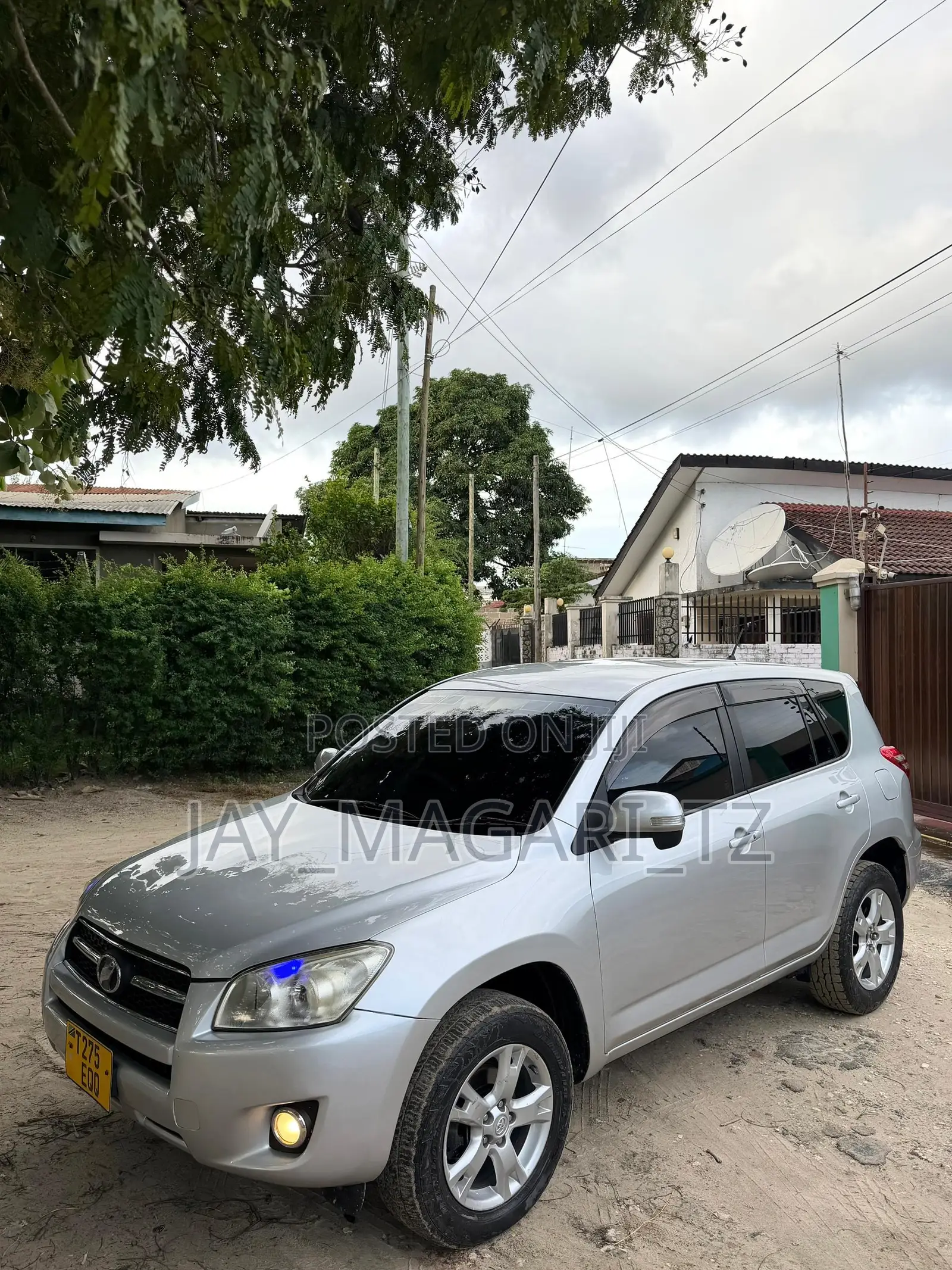 Toyota RAV4 2010 Silver