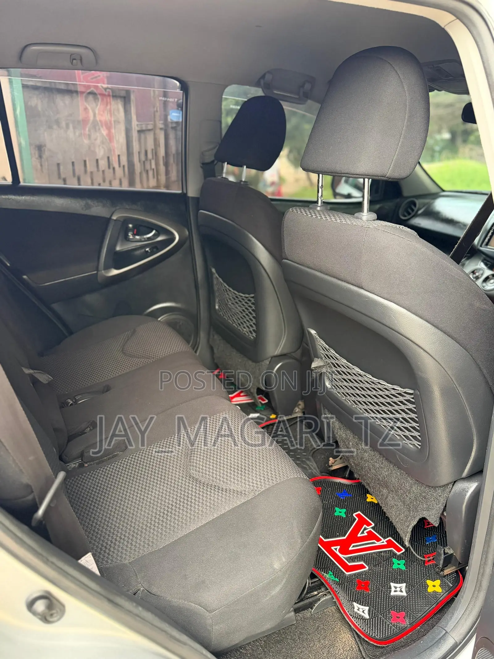 Toyota RAV4 2010 Silver