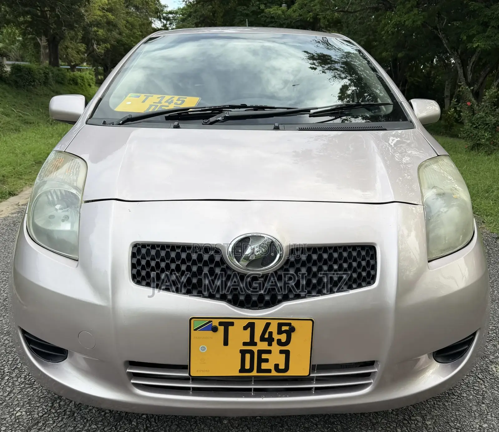 Toyota Vitz 2009 Pink