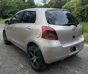 Toyota Vitz 2009 Pink