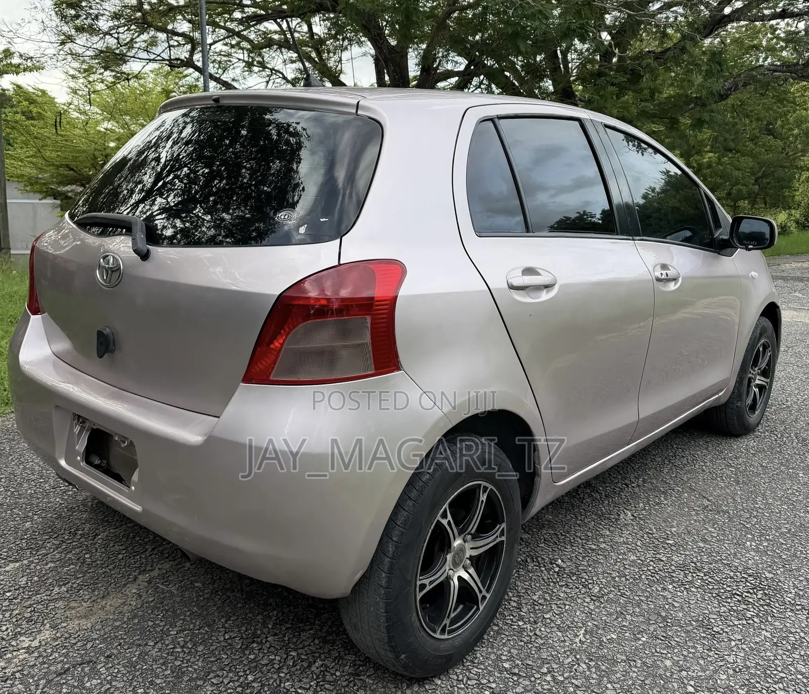 Toyota Vitz 2009 Pink