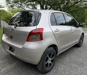 Toyota Vitz 2009 Pink