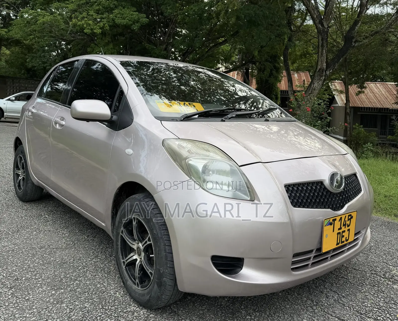 Toyota Vitz 2009 Pink