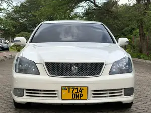 Toyota Crown Royale 2005 White