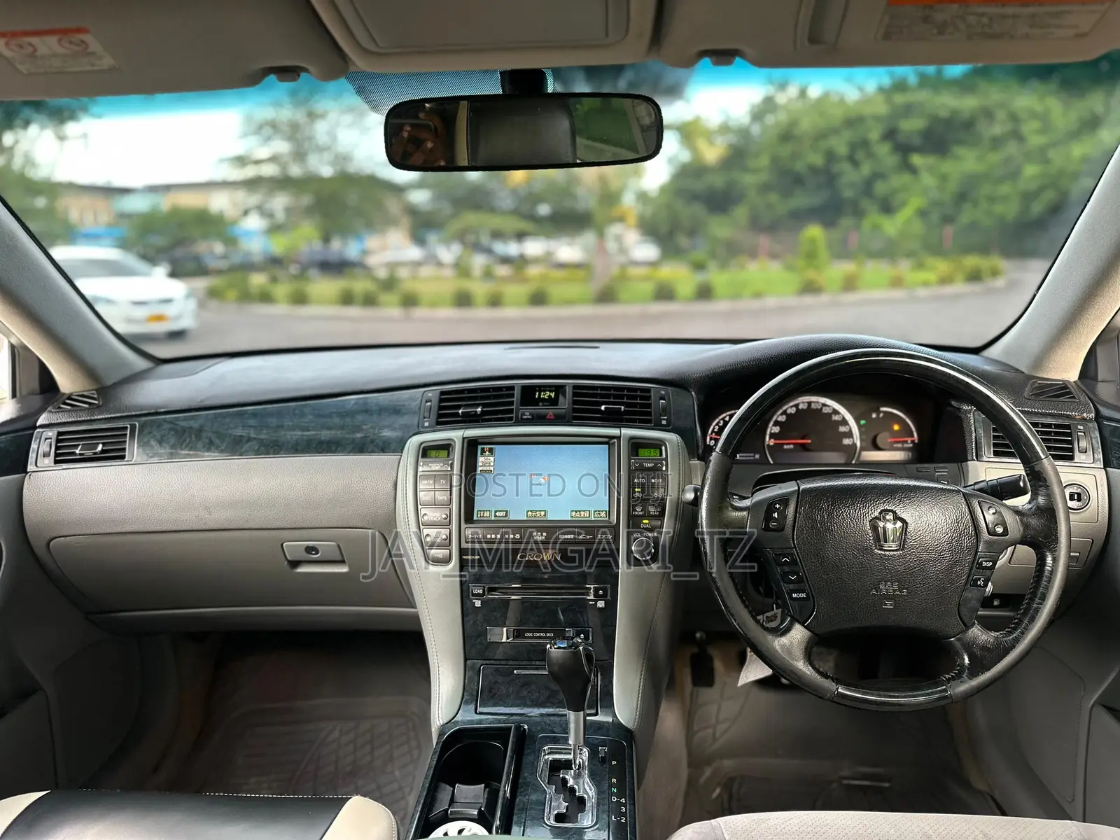 Toyota Crown Royale 2005 White