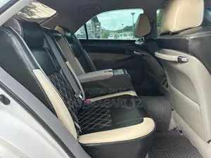 Toyota Crown Royale 2005 White