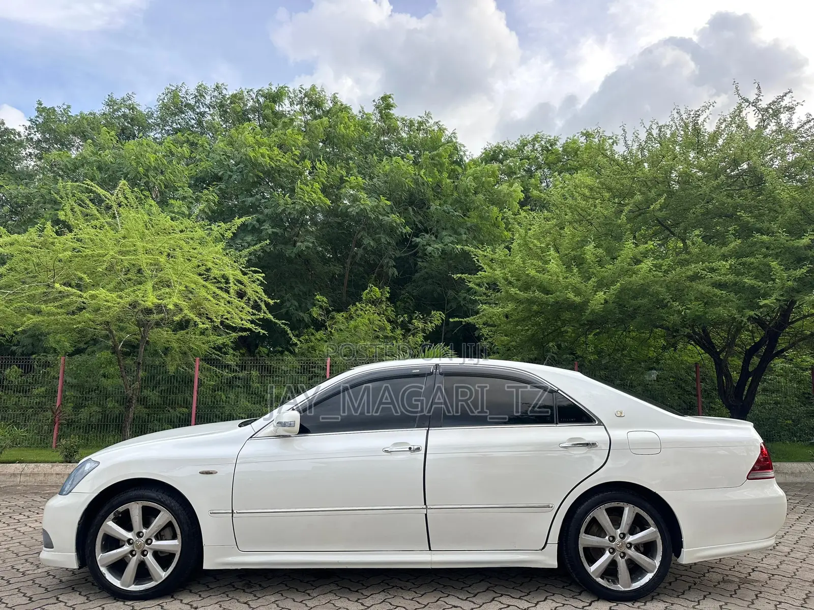 Toyota Crown Royale 2005 White