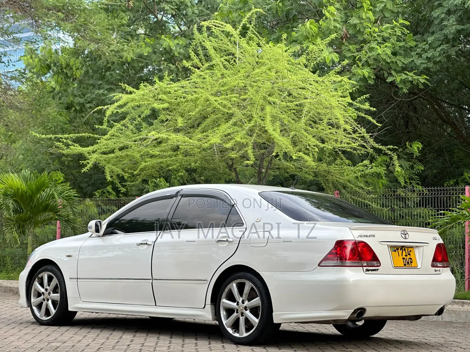 Toyota Crown Royale 2005 White