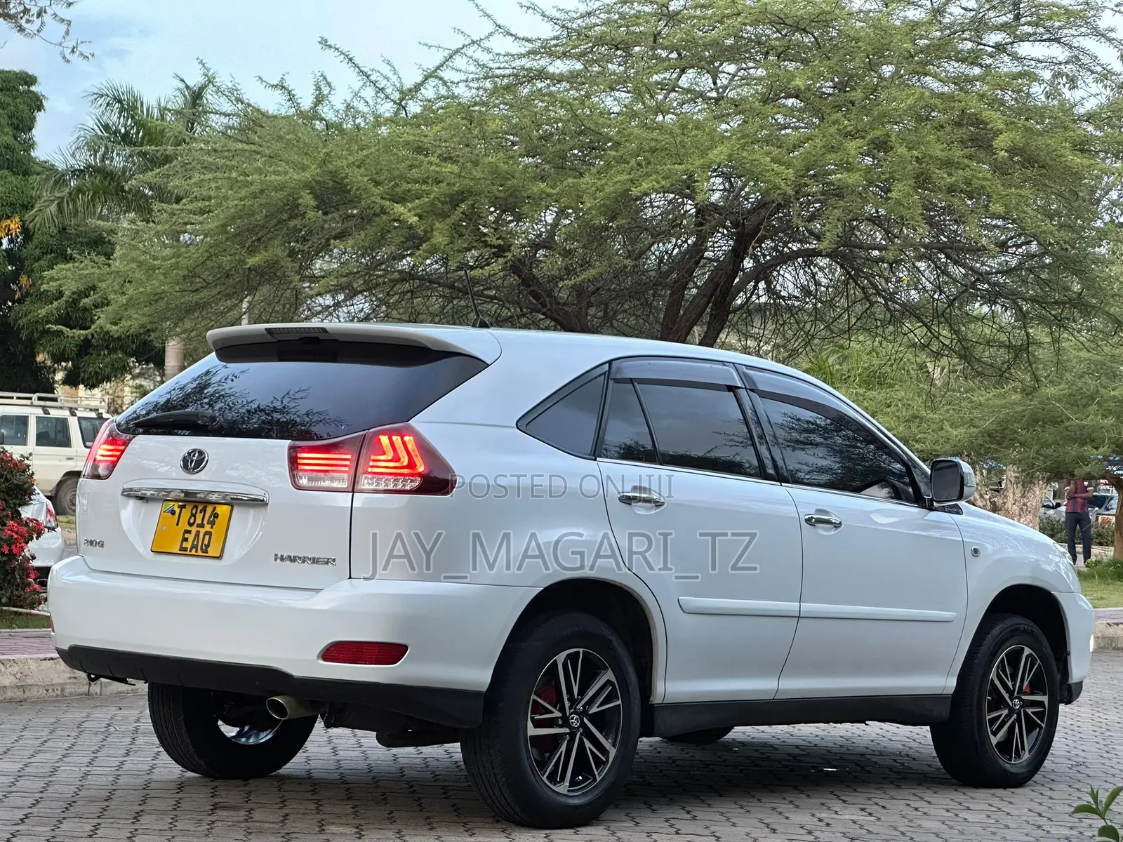 Toyota Harrier 2006 White