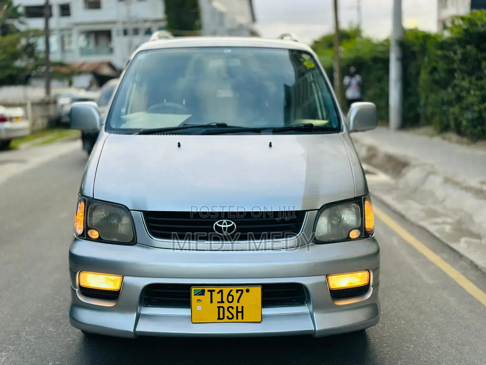 Toyota Noah 2002 Silver