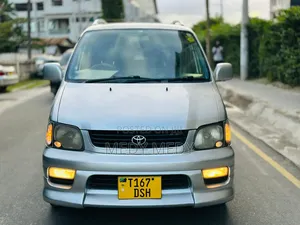 Toyota Noah 2002 Silver