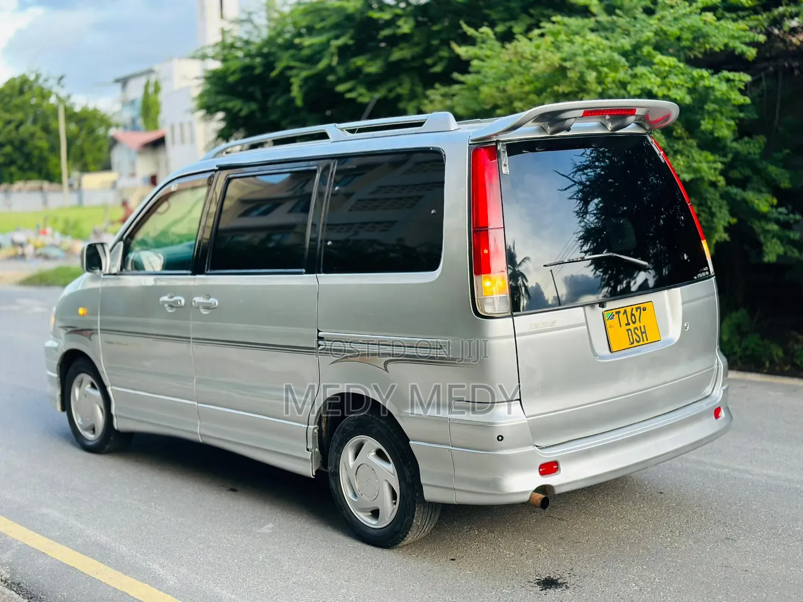 Toyota Noah 2002 Silver