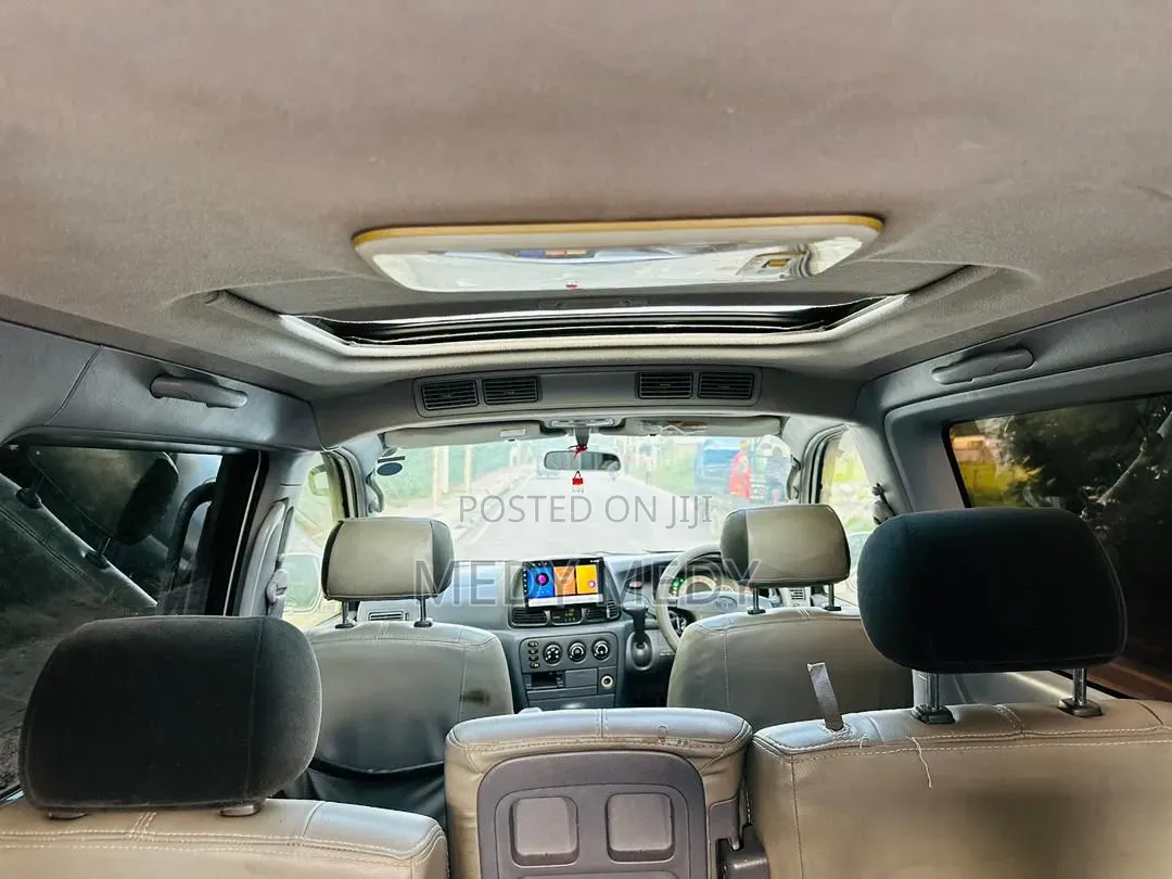 Toyota Noah 2002 Silver