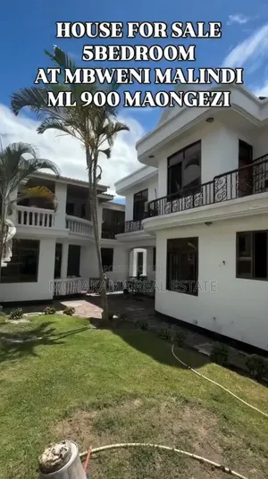 5bdrm Block of Flats in Mchakama Real Estate, Mbweni for sale