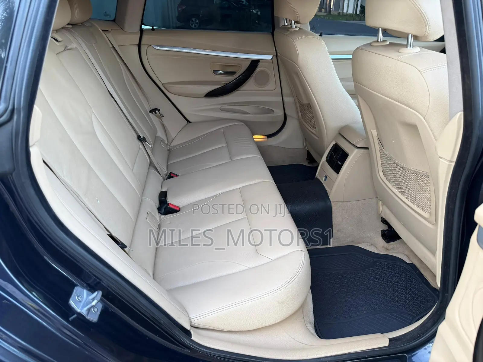 BMW 320i 2014 Black
