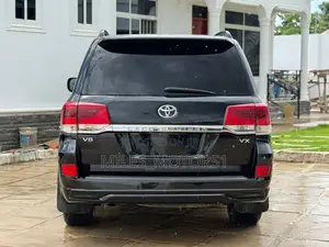 Toyota Land Cruiser 2013 Black