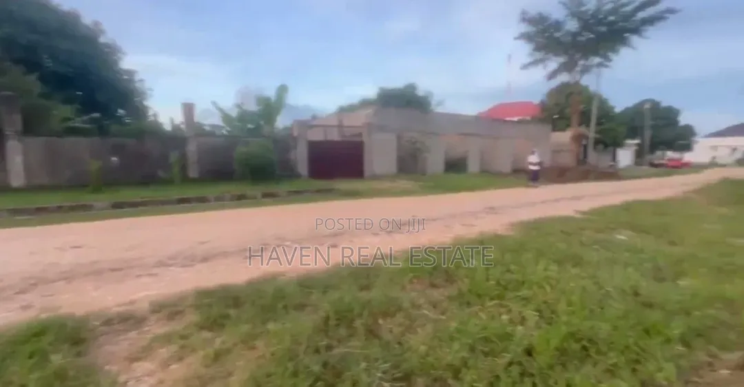 Kiwanja Kinauzwa Mbweni Mpiji