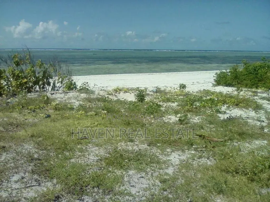 Beach Plot for Sale at Kilwa