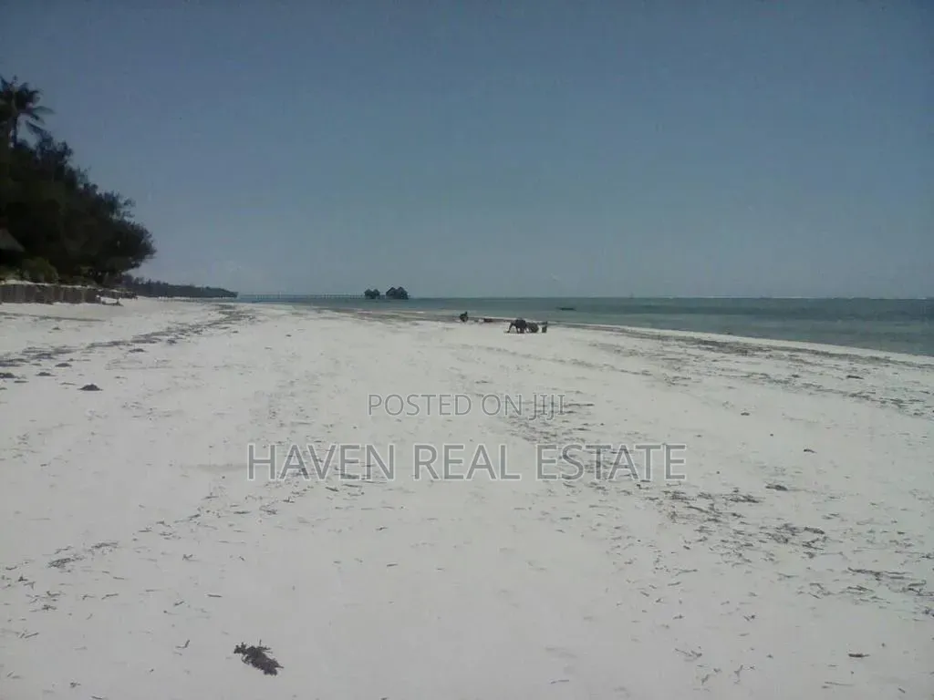 Beach Plot for Sale at Kilwa