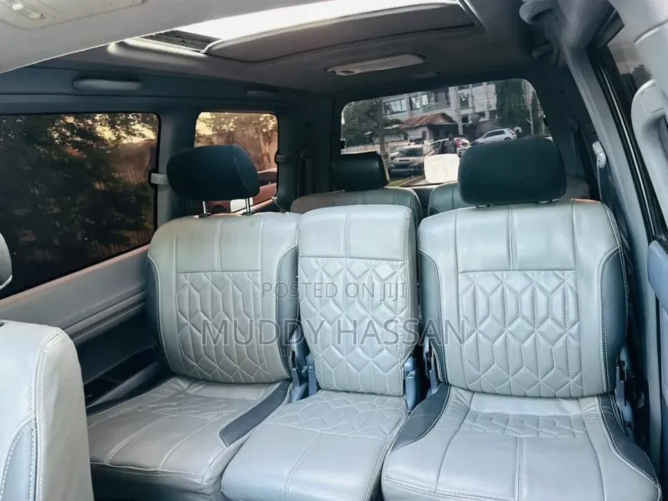 Toyota Noah 2003 Silver