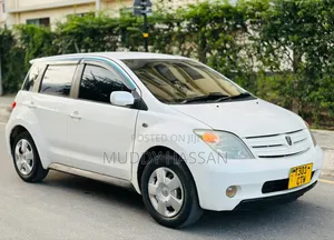 Toyota IST 2003 White